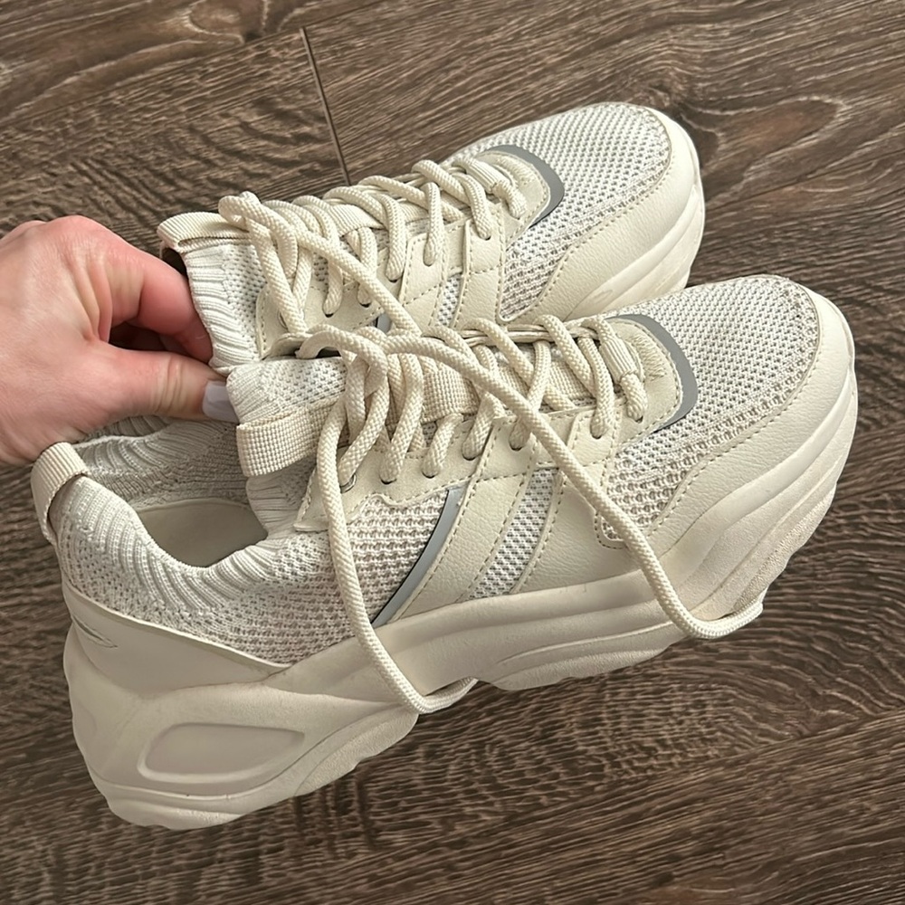 Zara tennis shoes size 38; off-white; worn once